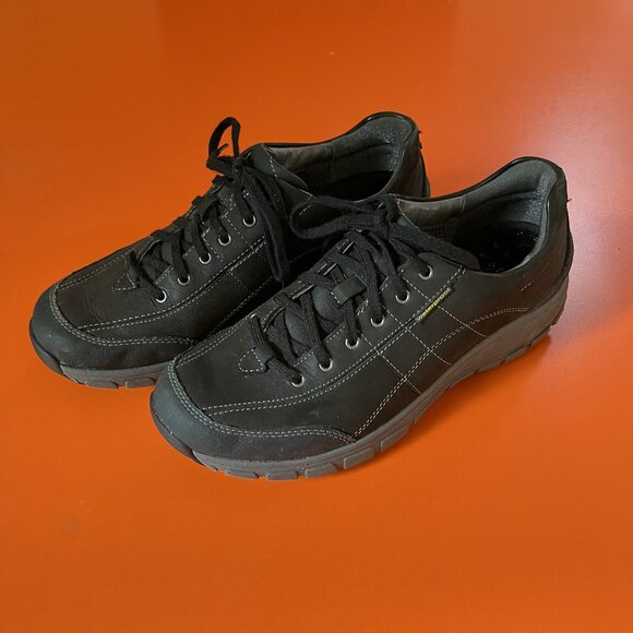 CLARKS Women's Black Wave Walk Lace Up Waterproof Walking Hiking Sneaker - Sz 10 - Picture 2 of 8